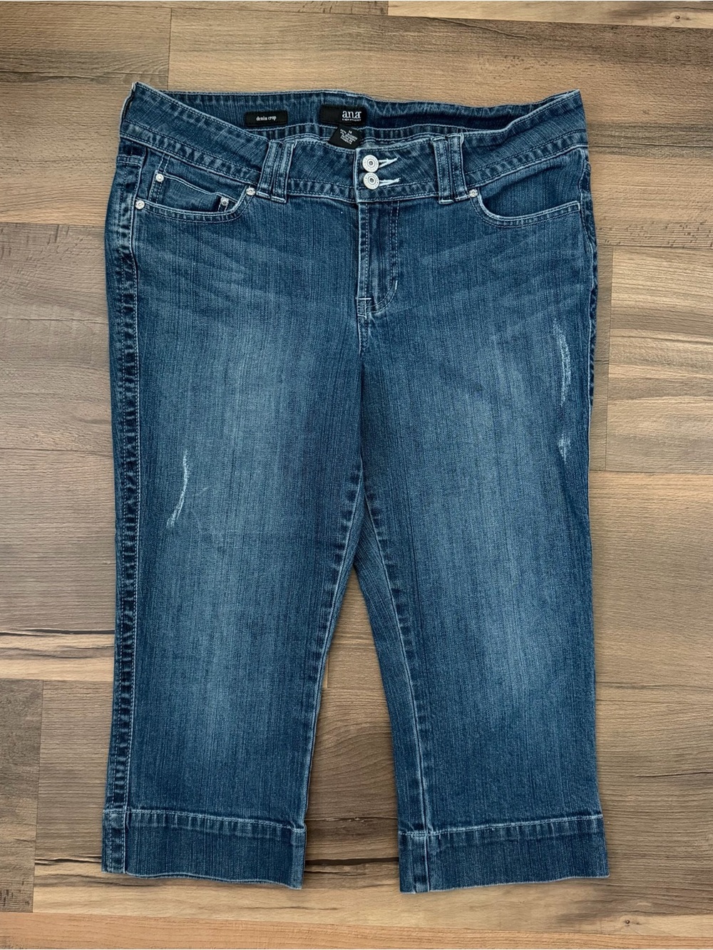 Y2K a.n.a. Women's Medium/Dark Wash Denim Capris - Studded Back Pockets - Sz 14